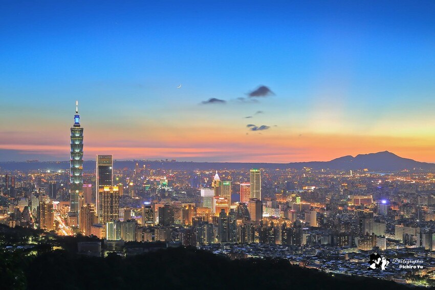 【北部景點】台北新北必去必拍夜景點│象山虎山│碧山巖│陽明山大屯山│劍潭山│老地方觀機平台│仙跡岩│金面山│