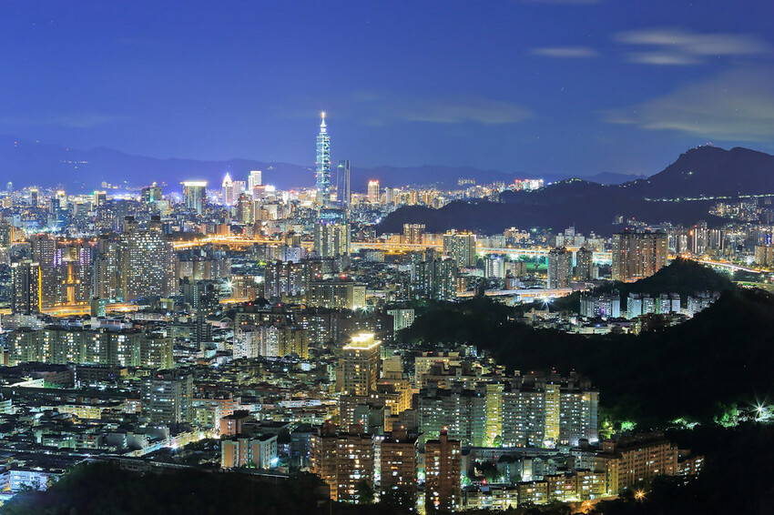 【北部景點】台北新北必去必拍夜景點│象山虎山│碧山巖│陽明山大屯山│劍潭山│老地方觀機平台│仙跡岩│金面山│