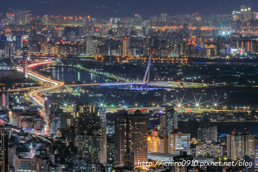 【北部景點】台北新北必去必拍夜景點│象山虎山│碧山巖│陽明山大屯山│劍潭山│老地方觀機平台│仙跡岩│金面山│