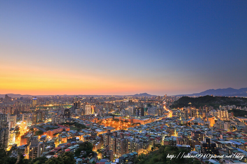 【北部景點】台北新北必去必拍夜景點│象山虎山│碧山巖│陽明山大屯山│劍潭山│老地方觀機平台│仙跡岩│金面山│