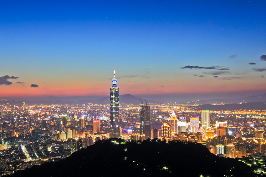 【北部景點】台北新北必去必拍夜景點│象山虎山│碧山巖│陽明山大屯山│劍潭山│老地方觀機平台│仙跡岩│金面山│