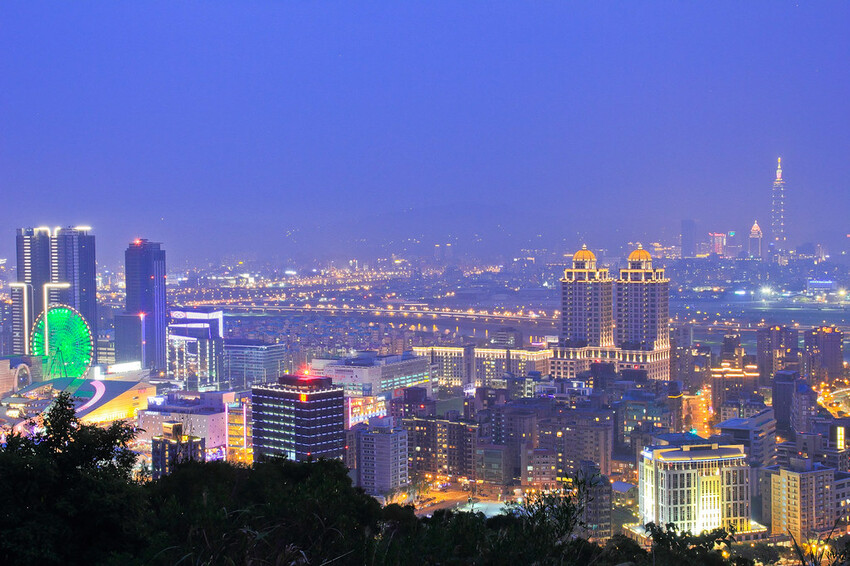 【北部景點】台北新北必去必拍夜景點│象山虎山│碧山巖│陽明山大屯山│劍潭山│老地方觀機平台│仙跡岩│金面山│