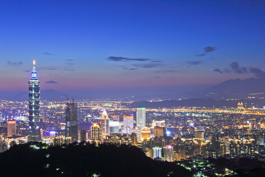 【北部景點】台北新北必去必拍夜景點│象山虎山│碧山巖│陽明山大屯山│劍潭山│老地方觀機平台│仙跡岩│金面山│