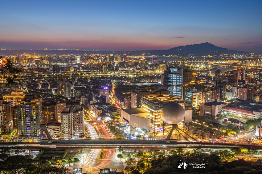 【北部景點】台北新北必去必拍夜景點│象山虎山│碧山巖│陽明山大屯山│劍潭山│老地方觀機平台│仙跡岩│金面山│