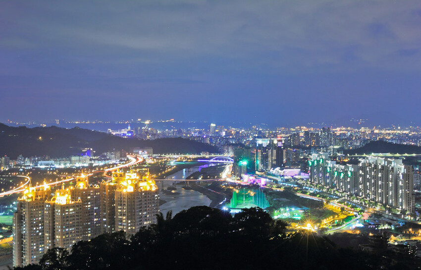 【北部景點】台北新北必去必拍夜景點│象山虎山│碧山巖│陽明山大屯山│劍潭山│老地方觀機平台│仙跡岩│金面山│