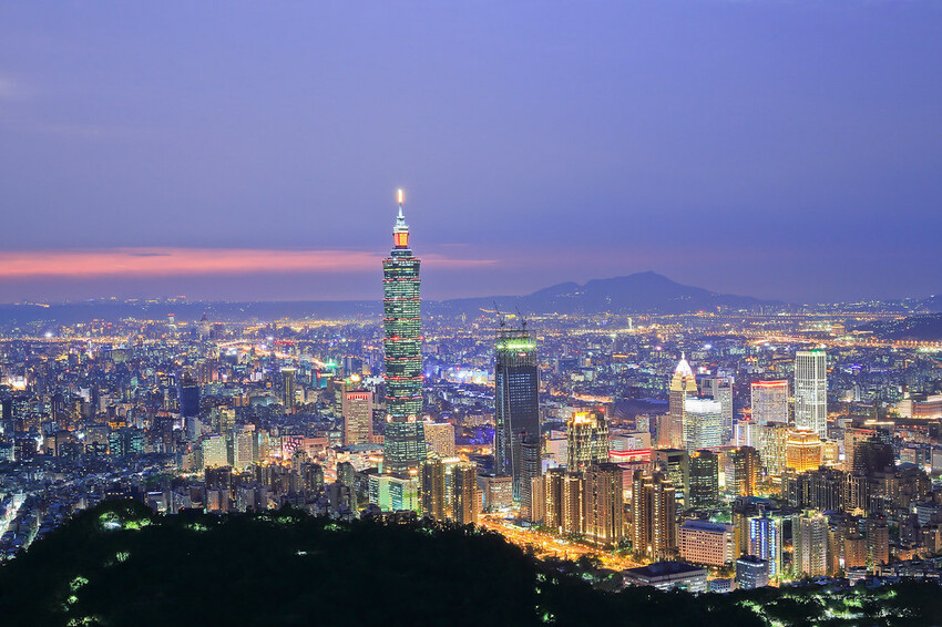 【北部景點】台北新北必去必拍夜景點│象山虎山│碧山巖│陽明山大屯山│劍潭山│老地方觀機平台│仙跡岩│金面山│