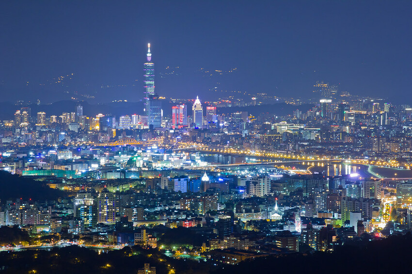 【北部景點】台北新北必去必拍夜景點│象山虎山│碧山巖│陽明山大屯山│劍潭山│老地方觀機平台│仙跡岩│金面山│