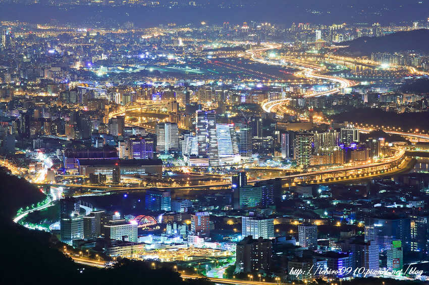 【北部景點】台北新北必去必拍夜景點│象山虎山│碧山巖│陽明山大屯山│劍潭山│老地方觀機平台│仙跡岩│金面山│