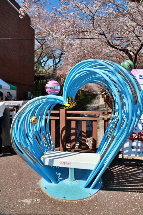 韓國釜山景點余川櫻花廊道｜韓國釜山鎮海軍港節櫻花季，周邊美食景點推薦，鎮海一日遊