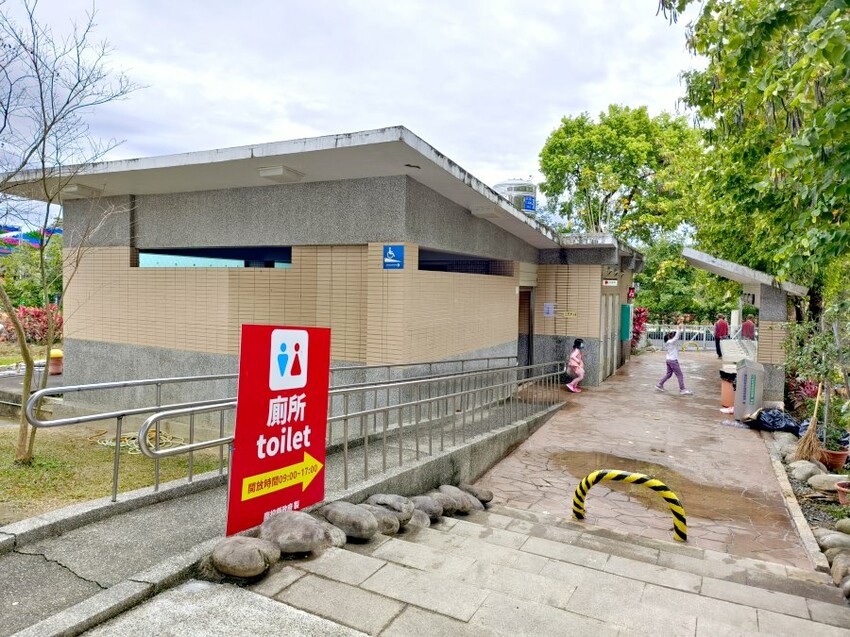 【南投景點】名間親子生態園區．彩虹溜滑梯、沙坑，放電好地方!