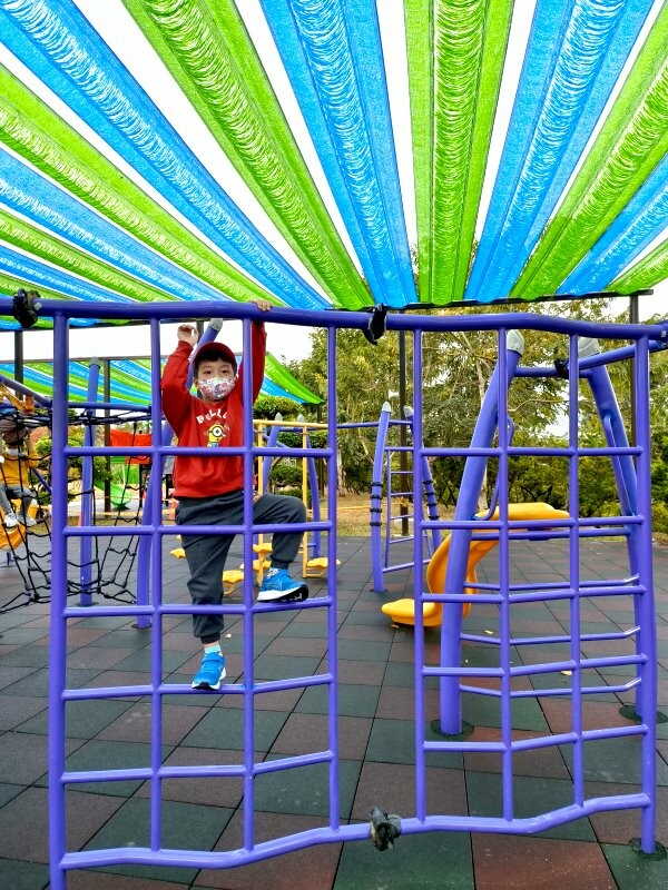 【南投景點】名間親子生態園區．彩虹溜滑梯、沙坑，放電好地方!