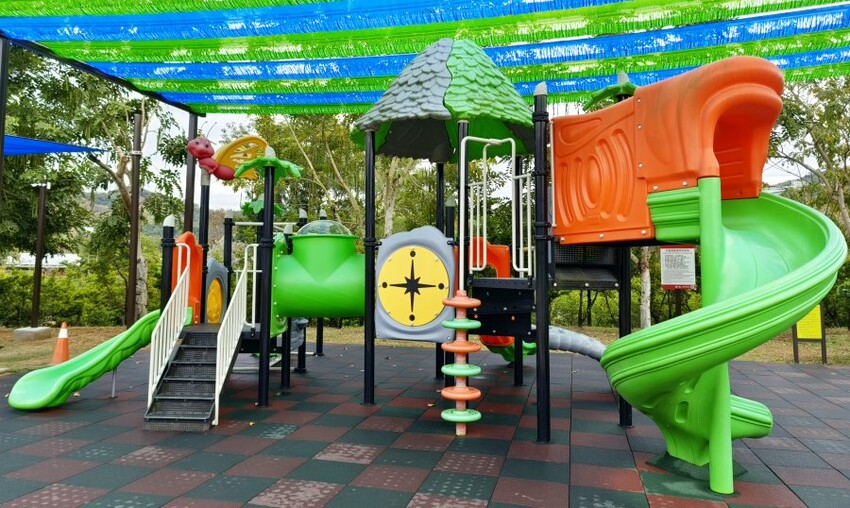 【南投景點】名間親子生態園區．彩虹溜滑梯、沙坑，放電好地方!