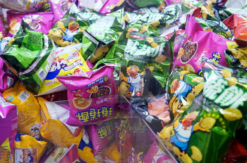 【台北饒河夜市】優品娃娃親子遊樂園.適合親子的夾餅乾娃娃機!