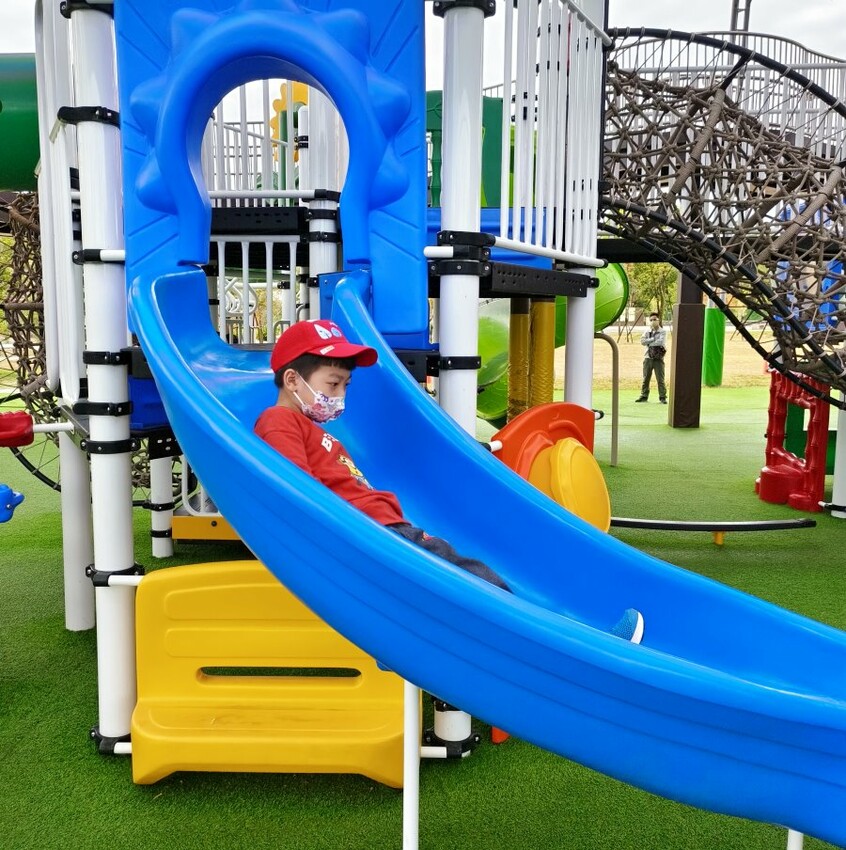 【南投景點】名間親子生態園區．彩虹溜滑梯、沙坑，放電好地方!