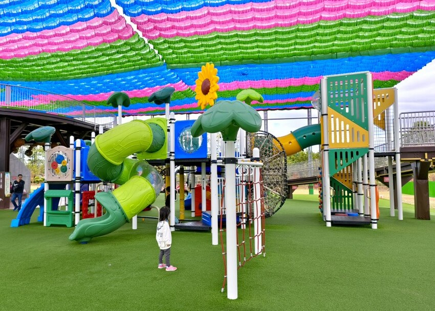 【南投景點】名間親子生態園區．彩虹溜滑梯、沙坑，放電好地方!