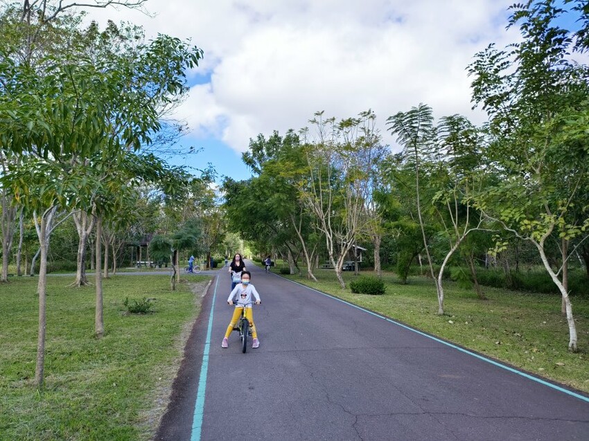 【台東旅遊】台東森林公園親子單車之旅．孩子最愛的探險路線!