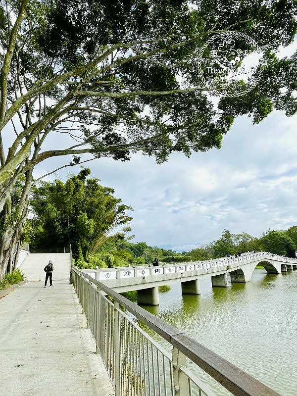 免門票，好停車！友善全齡環湖步道，騎自行車，玩SUP，踩天鵝船，180度賞景，人文休閒青草湖 @魚兒 x 牽手明太子的「視」界旅行