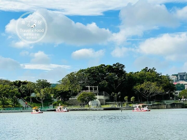 免門票，好停車！友善全齡環湖步道，騎自行車，玩SUP，踩天鵝船，180度賞景，人文休閒青草湖 @魚兒 x 牽手明太子的「視」界旅行