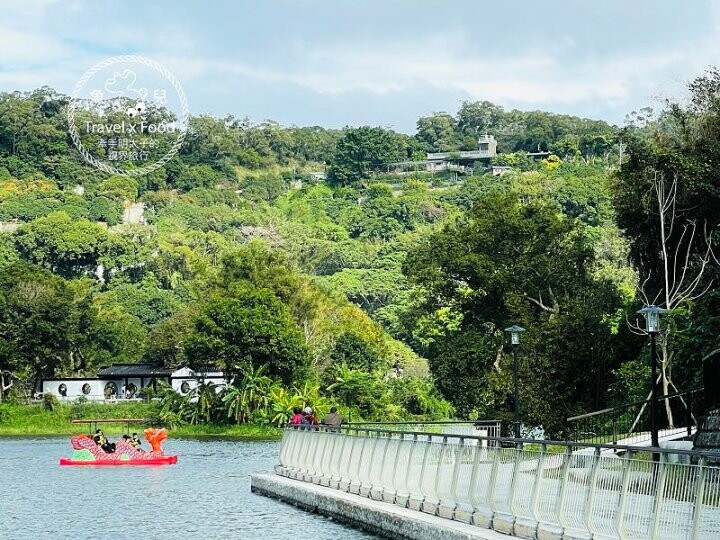 免門票，好停車！友善全齡環湖步道，騎自行車，玩SUP，踩天鵝船，180度賞景，人文休閒青草湖 @魚兒 x 牽手明太子的「視」界旅行