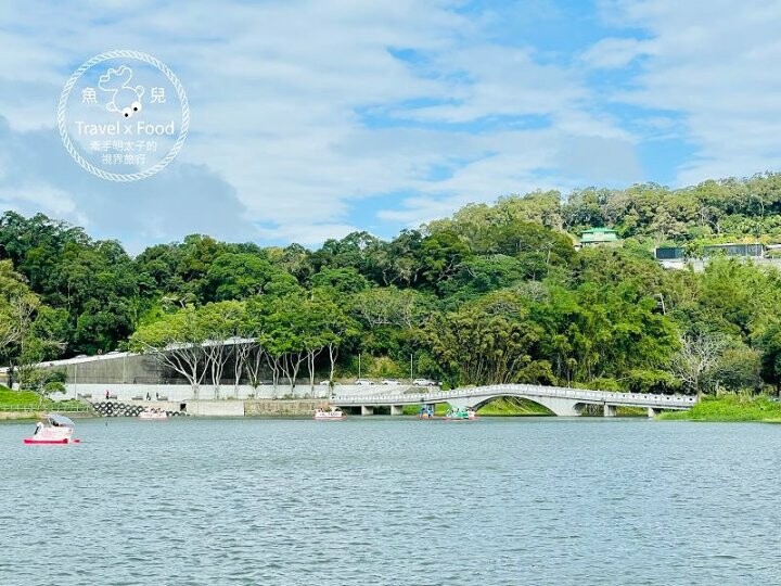 免門票，好停車！友善全齡環湖步道，騎自行車，玩SUP，踩天鵝船，180度賞景，人文休閒青草湖 @魚兒 x 牽手明太子的「視」界旅行