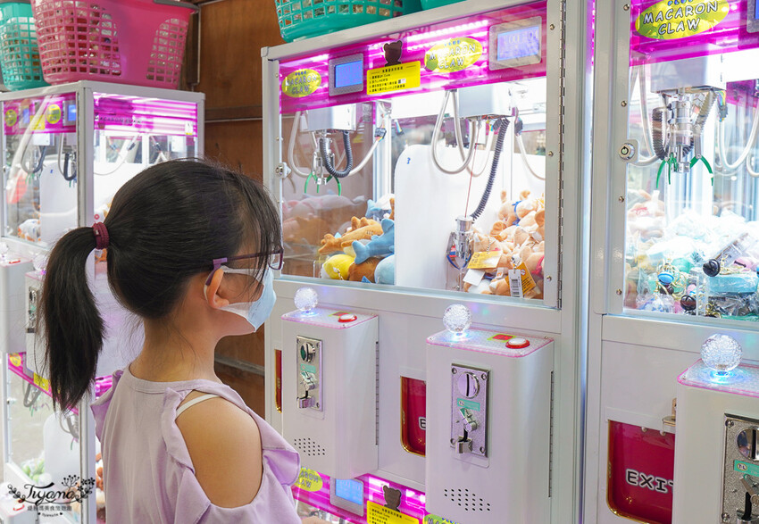 台北夾娃娃人氣店!優品娃娃親子遊樂園台北店,超好夾零食、泡麵、玩具、生活百貨!! @緹雅瑪 美食旅遊趣