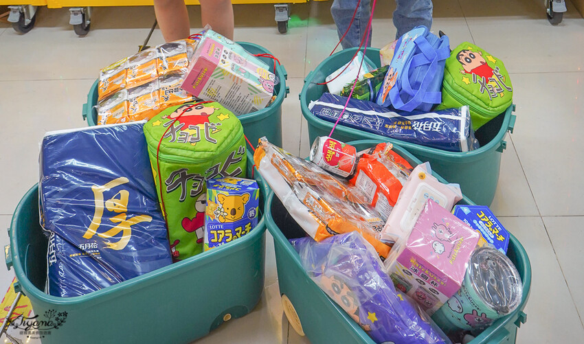 台北夾娃娃人氣店!優品娃娃親子遊樂園台北店,超好夾零食、泡麵、玩具、生活百貨!! @緹雅瑪 美食旅遊趣