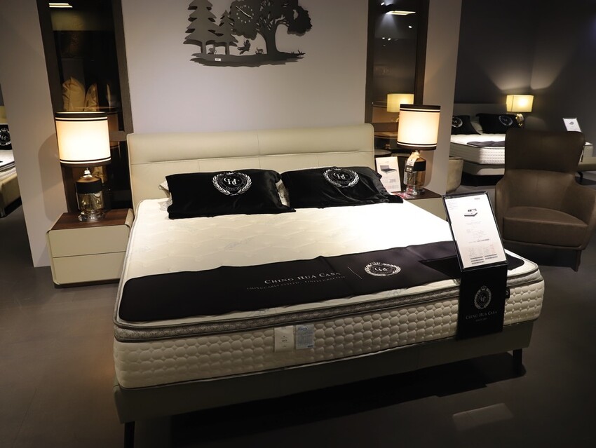 晶華傢俱台南店/台南家具推薦:從平價到奢華,一站購足/床墊床架餐桌,專屬傢配師規劃新家空間 - 進食的巨鼠