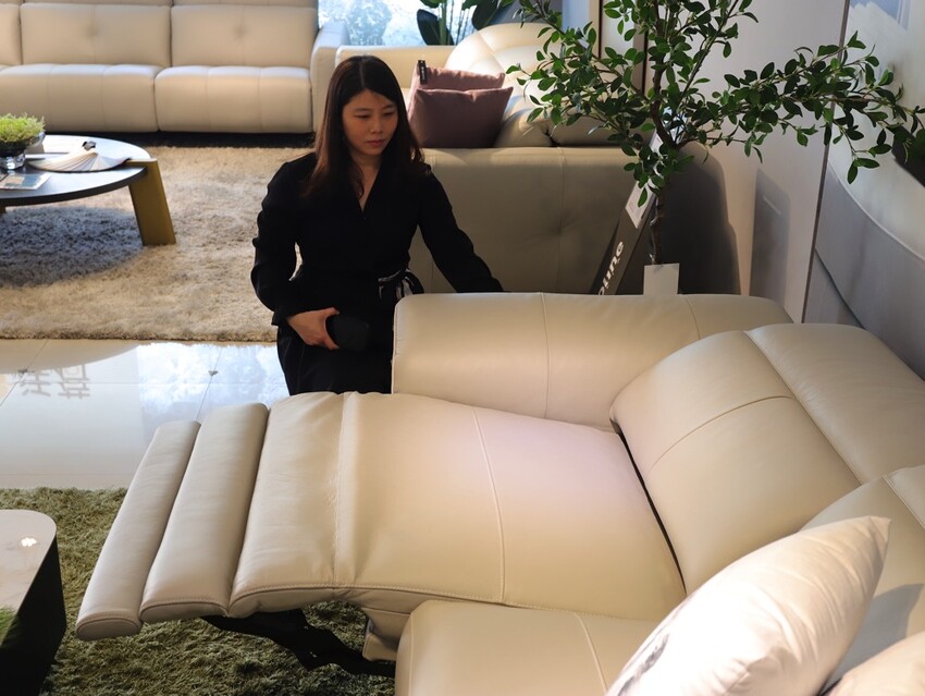 晶華傢俱台南店/台南家具推薦:從平價到奢華,一站購足/床墊床架餐桌,專屬傢配師規劃新家空間 - 進食的巨鼠