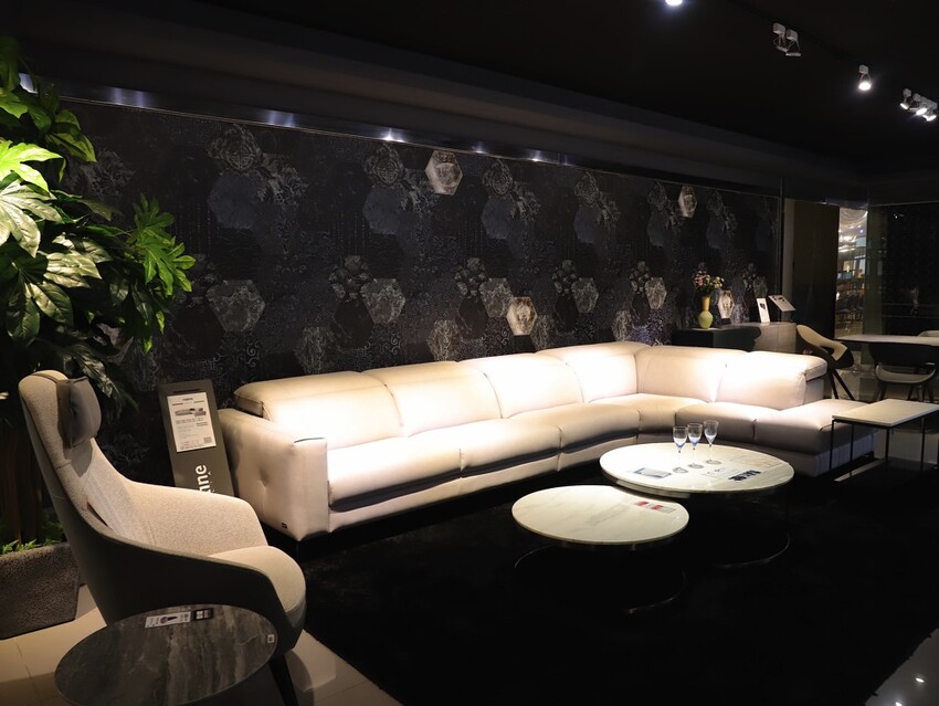 晶華傢俱台南店/台南家具推薦:從平價到奢華,一站購足/床墊床架餐桌,專屬傢配師規劃新家空間 - 進食的巨鼠