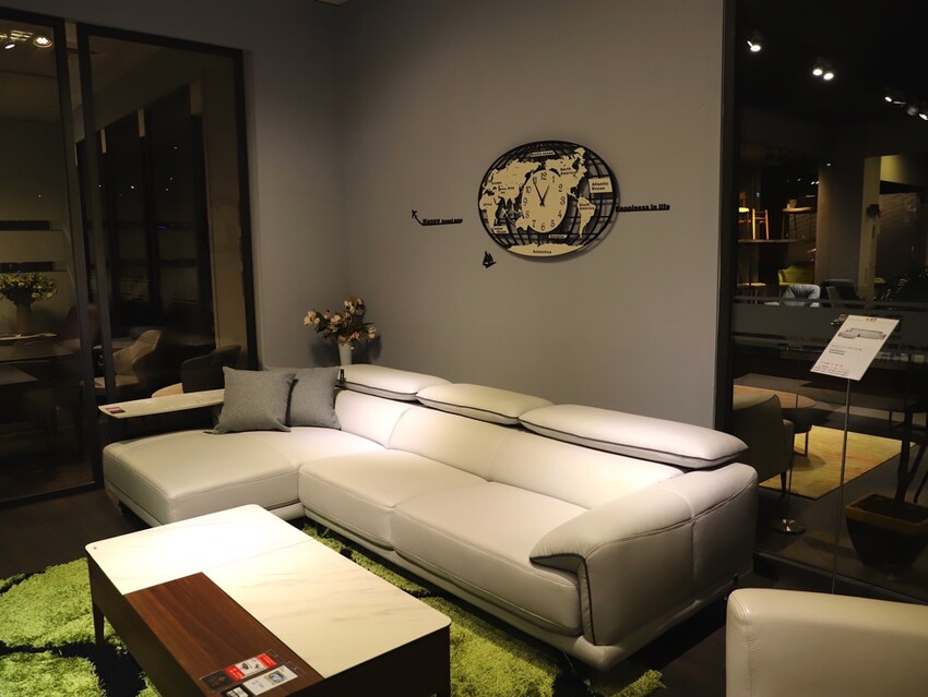 晶華傢俱台南店/台南家具推薦:從平價到奢華,一站購足/床墊床架餐桌,專屬傢配師規劃新家空間 - 進食的巨鼠