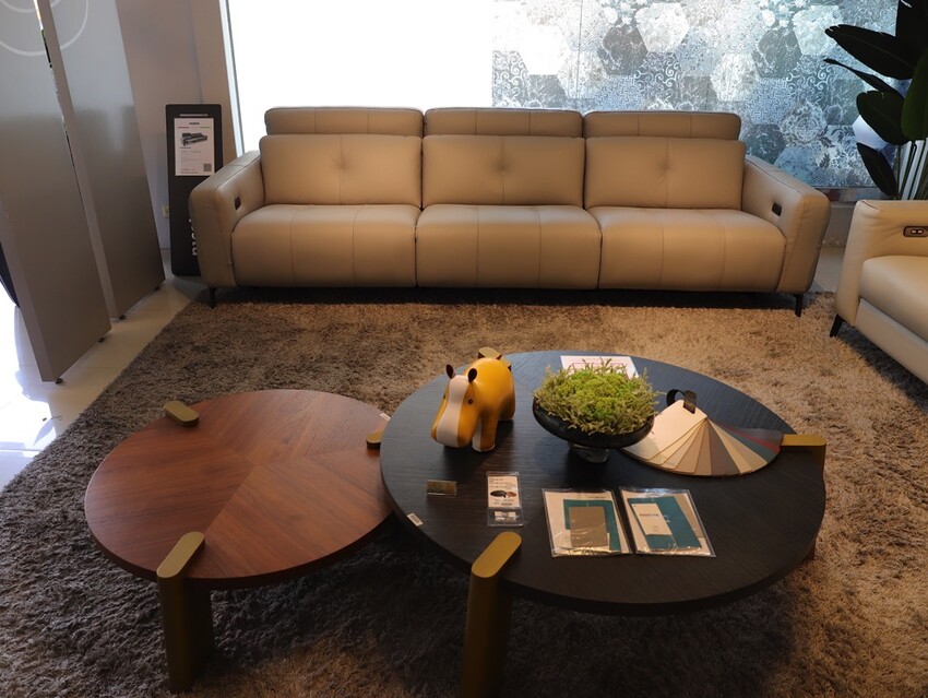 晶華傢俱台南店/台南家具推薦:從平價到奢華,一站購足/床墊床架餐桌,專屬傢配師規劃新家空間 - 進食的巨鼠