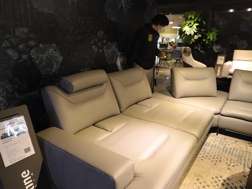 晶華傢俱台南店/台南家具推薦:從平價到奢華,一站購足/床墊床架餐桌,專屬傢配師規劃新家空間 - 進食的巨鼠