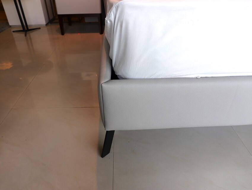 晶華傢俱台南店/台南家具推薦:從平價到奢華,一站購足/床墊床架餐桌,專屬傢配師規劃新家空間 - 進食的巨鼠