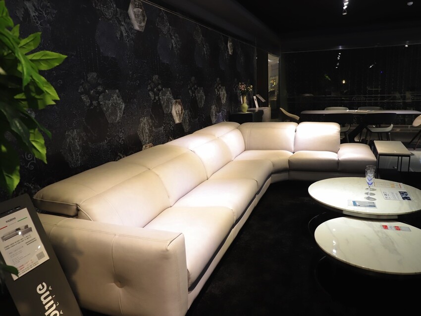 晶華傢俱台南店/台南家具推薦:從平價到奢華,一站購足/床墊床架餐桌,專屬傢配師規劃新家空間 - 進食的巨鼠