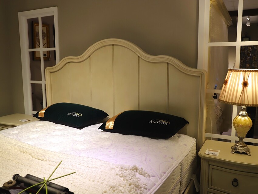 晶華傢俱台南店/台南家具推薦:從平價到奢華,一站購足/床墊床架餐桌,專屬傢配師規劃新家空間 - 進食的巨鼠