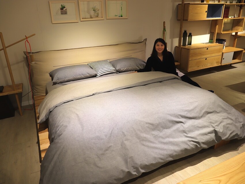 晶華傢俱台南店/台南家具推薦:從平價到奢華,一站購足/床墊床架餐桌,專屬傢配師規劃新家空間 - 進食的巨鼠