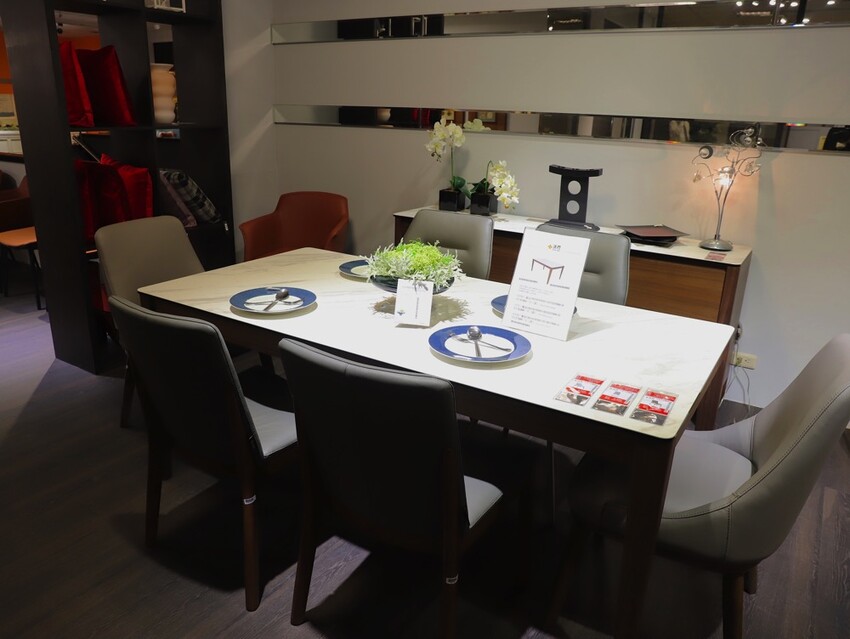 晶華傢俱台南店/台南家具推薦:從平價到奢華,一站購足/床墊床架餐桌,專屬傢配師規劃新家空間 - 進食的巨鼠