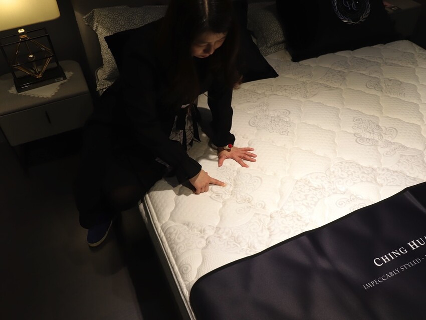 晶華傢俱台南店/台南家具推薦:從平價到奢華,一站購足/床墊床架餐桌,專屬傢配師規劃新家空間 - 進食的巨鼠