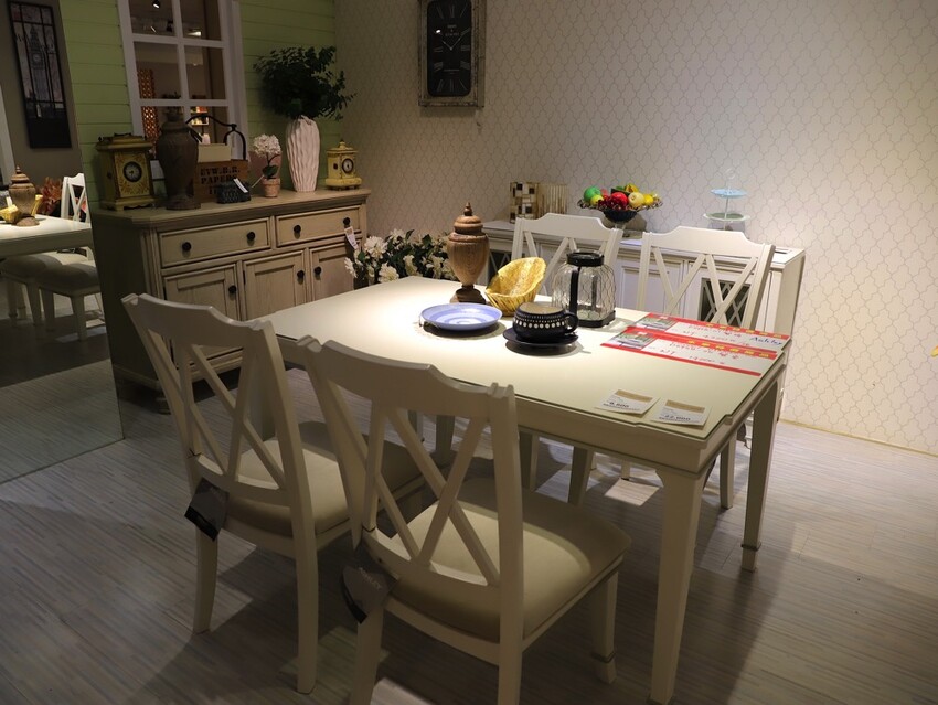 晶華傢俱台南店/台南家具推薦:從平價到奢華,一站購足/床墊床架餐桌,專屬傢配師規劃新家空間 - 進食的巨鼠