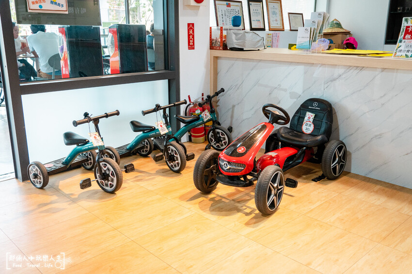 果然茶香觀光園區|親子同遊的休息站,附設免費停車場~