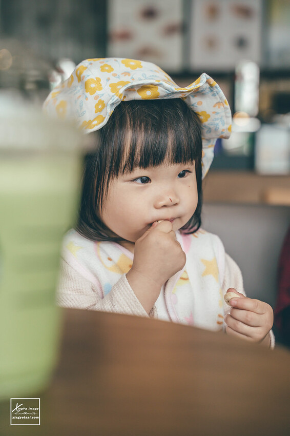 南投|Starbucks【華陽門市】宛如山水畫走出來的特色星巴克 | 快門下的幸福