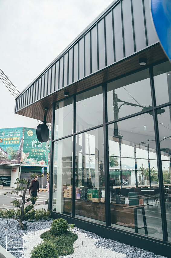 南投|Starbucks【華陽門市】宛如山水畫走出來的特色星巴克 | 快門下的幸福