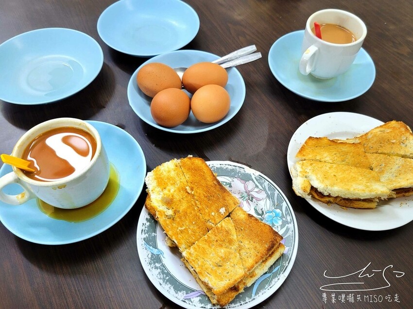 【新加坡美食】東亞餐室 ➤ 新加坡必吃咖椰吐司！新加坡特色早餐！歐南園地鐵美食！