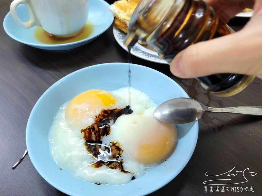 【新加坡美食】東亞餐室 ➤ 新加坡必吃咖椰吐司！新加坡特色早餐！歐南園地鐵美食！