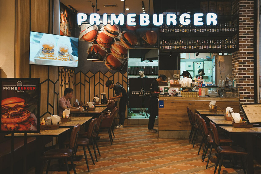 【泰國芭達雅美食】連續2年獲得 Phuket 普吉島最佳漢堡，漢堡命名很特別，口味深受在地人及外國人喜愛！