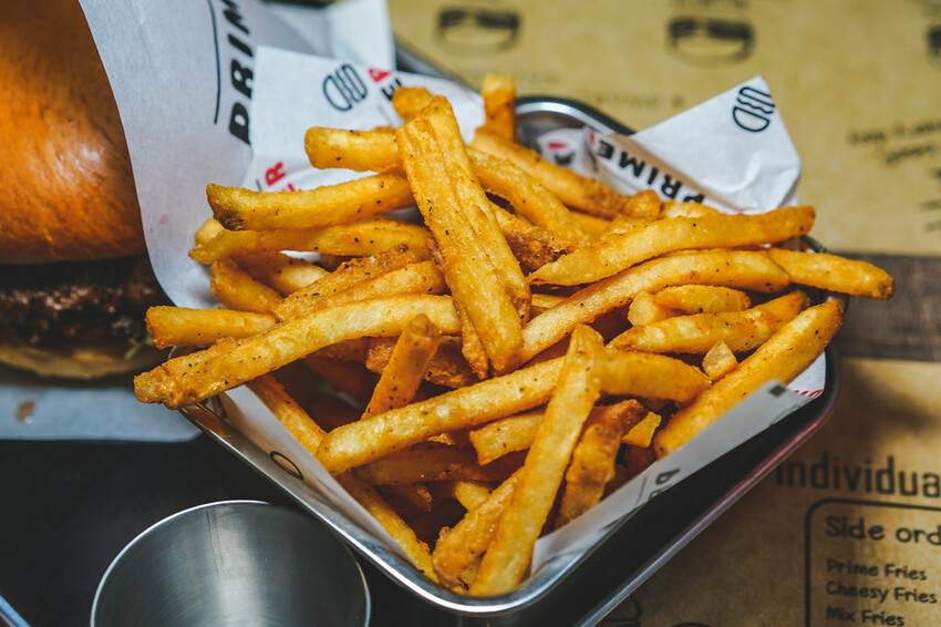 【泰國芭達雅美食】連續2年獲得 Phuket 普吉島最佳漢堡，漢堡命名很特別，口味深受在地人及外國人喜愛！