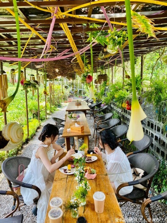 【2023竹子湖海芋季】 曹家花田香 花藝地景「獨旅．偶遇」穿和服拍美照 午茶甜點 繡球花即將登場 來一段浪漫的旅程吧 !