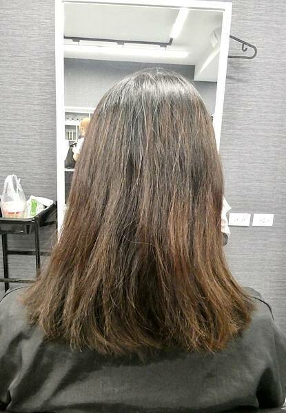 基隆平價染髮推薦/wor hair髮廊基隆店/新開幕髮廊踩點帶閨蜜去打造亮麗髮色及電棒造型/染髮+護髮+電棒+修剪