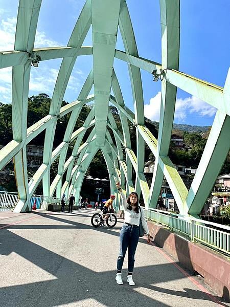 新北市烏來區景點推薦/新北烏來雲仙樂園一日遊/小型森林遊樂區/套票買起來經濟實惠、纜車、風味餐、射箭&漆