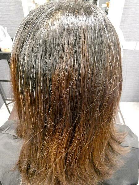 基隆平價染髮推薦/wor hair髮廊基隆店/新開幕髮廊踩點帶閨蜜去打造亮麗髮色及電棒造型/染髮+護髮+電棒+修剪